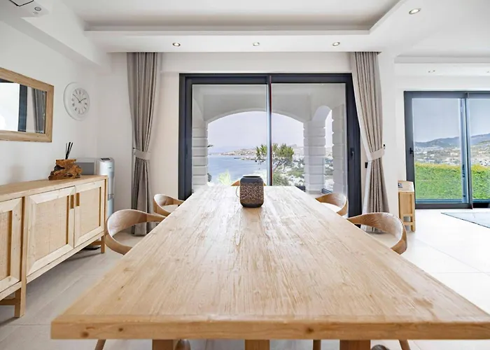 Stunning With Private Pool And Luxuriest Views *