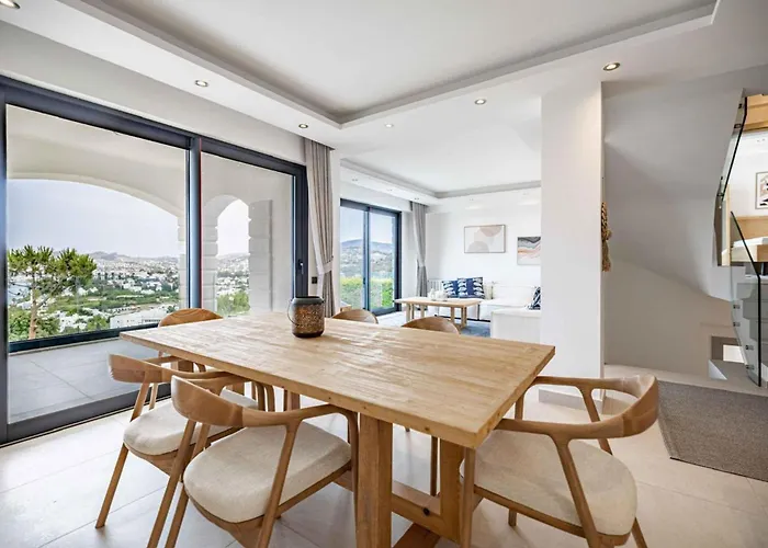 Villa Stunning With Private Pool And Luxuriest Views