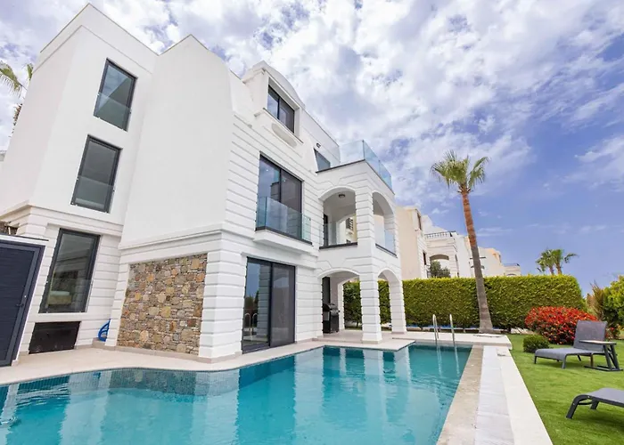 Villa Stunning With Private Pool And Luxuriest Views *